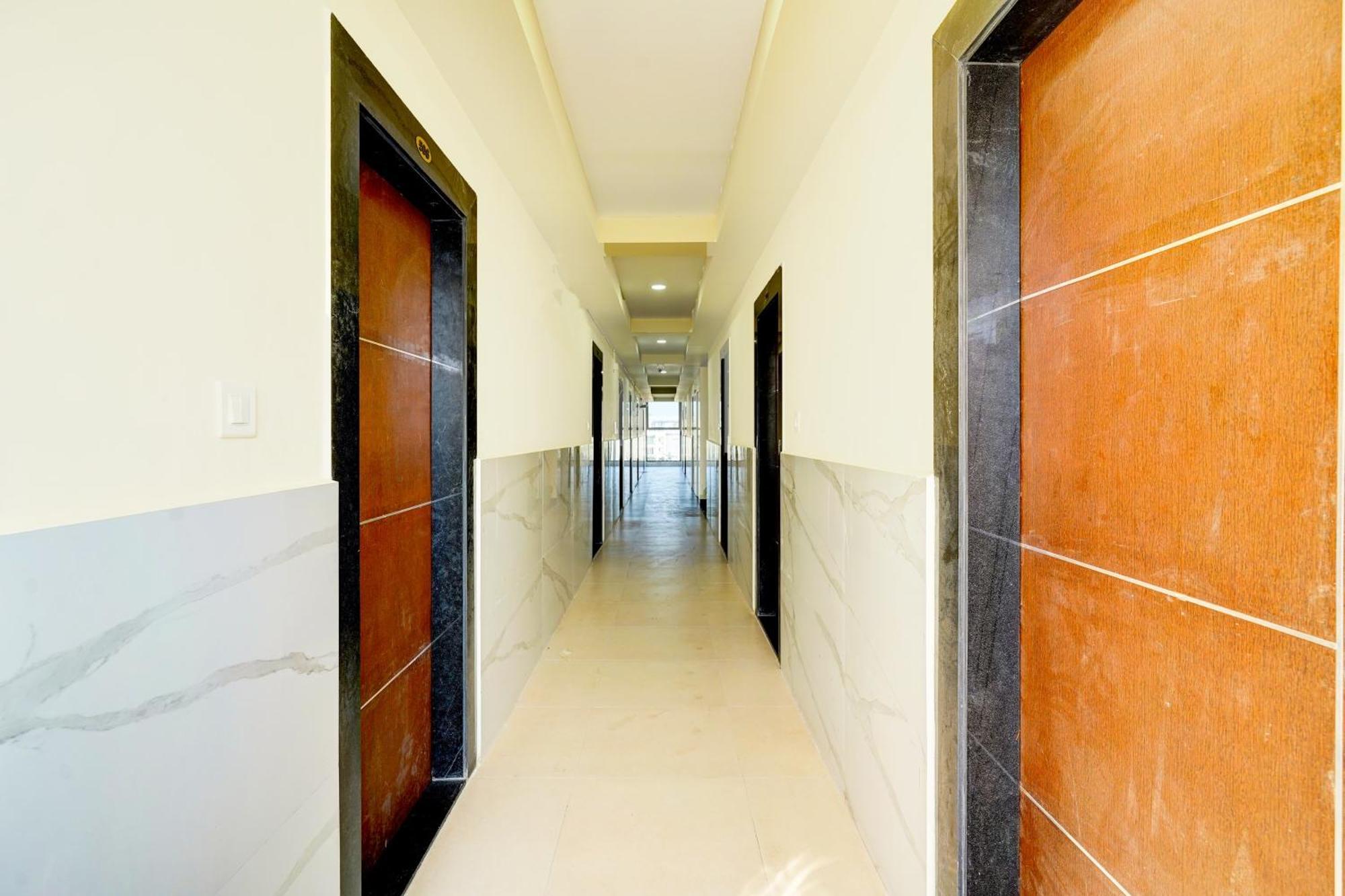 Super Hotel O Sri Vishnu Prime Opposite The Studio Salon, Kundalhalli Gate Bangalore Exterior photo